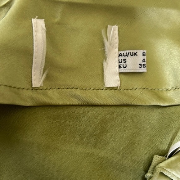 Princess Polly Haley Satin Green Halter Dress. Size US 4
NWOT. - Picture 12 of 13